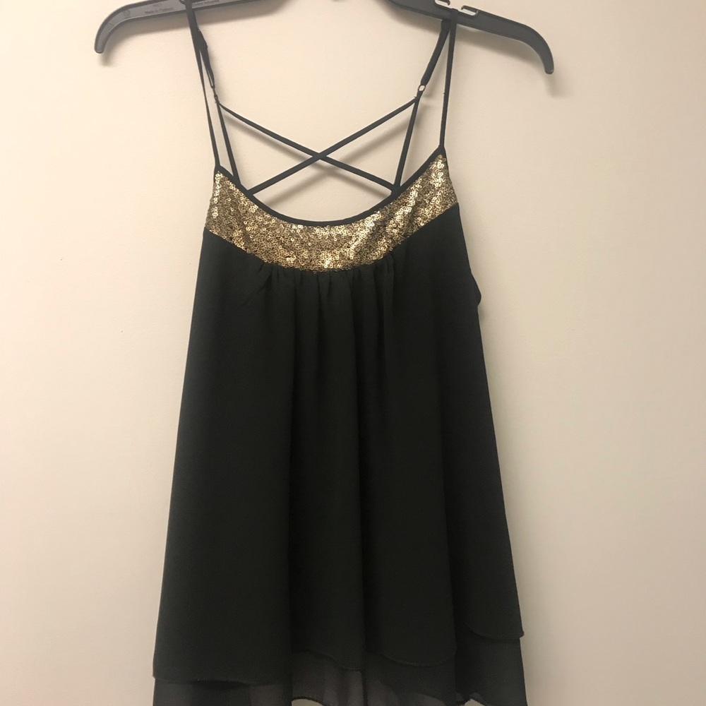 Gold & Black tank top!